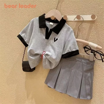 Bear Leader/ Летний комплект детской одежды для девочек, Корейская плиссированная юбка для колледжа, комплект из 2 предметов, топы + юбки, костюм, детская одежда, детские наряды