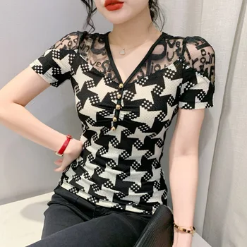 Летняя сетчатая футболка с принтом, женская футболка с V-образным вырезом, пуговицы, складки, сексуальная открытая облегающая футболка с коротким рукавом в Корейском стиле