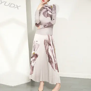YUDX Miyake Плиссированный Летний Новый длинный костюм 2023, Модный Повседневный комплект из двух предметов, футболка с полуприлегающим воротом, Топ + Юбка-полукомбинезон 78 см