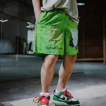 Шорты в стиле хип-хоп с зеленым галстуком, спортивные шорты с принтом напитков, уличные мешковатые шорты для бега трусцой из тонкой сетки для мужчин
