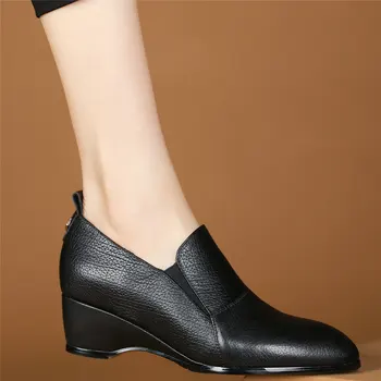2023 Туфли-оксфорды на платформе, женские слипоны из натуральной кожи на танкетке, туфли-лодочки на среднем каблуке, Женские Модные кроссовки с круглым носком, повседневная обувь