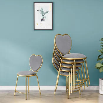 Скандинавский Розовый Креативный обеденный стул из золотого металла, кованого железа в форме сердца, Кофейный шезлонг для ногтей, Простой туалетный стул CN